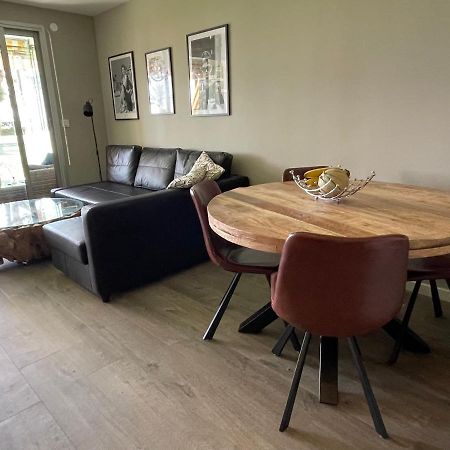 4-Star Beachfront Appartment- Sea View Кан Екстериор снимка